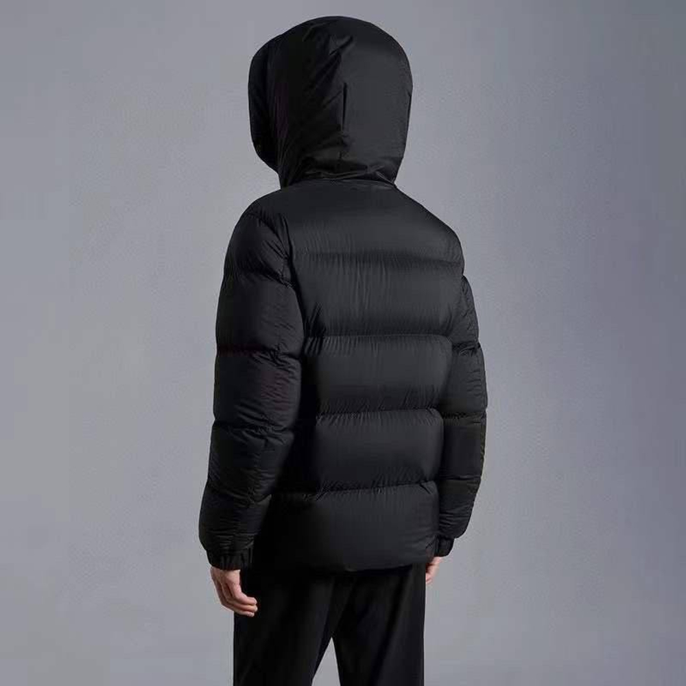 Пуховик Moncler