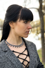 Колье "Черепица" ручной работы из бисера и камня Гранат (альмандин)