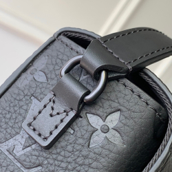 Louis Vuitton Steamer Wearable Wallet