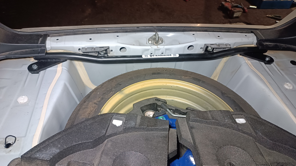 Распорка в багажник (под пятую дверь) Subaru Outback 4 (BR) (ПОД ЗАКАЗ)
