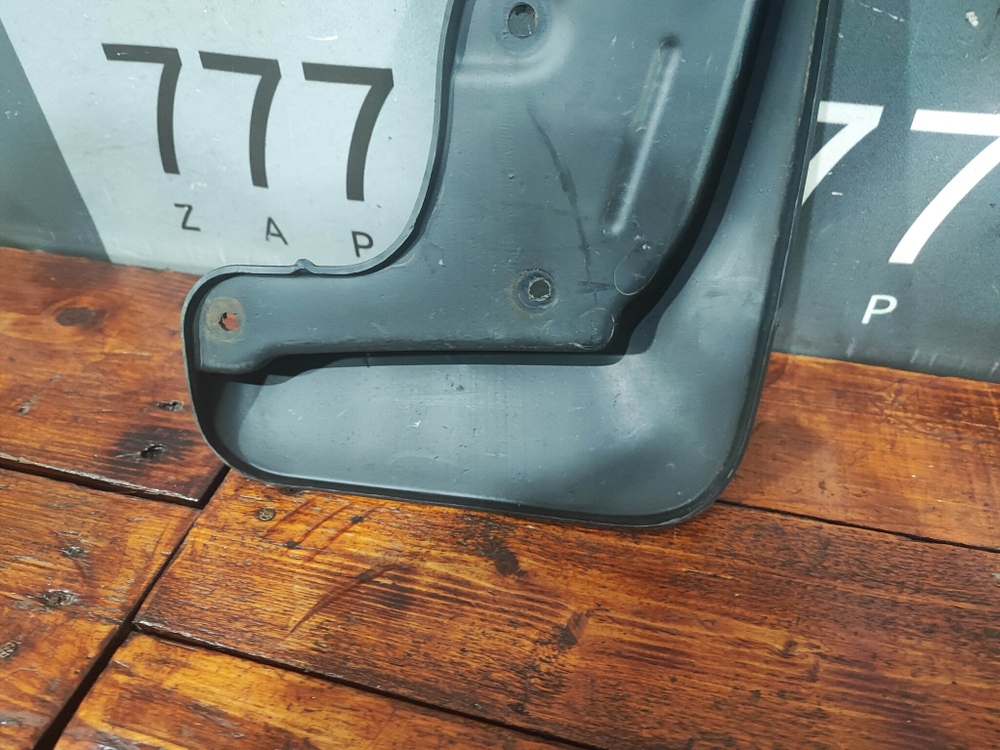 Брызговик передний левый Mazda CX-30 19-нв Б/У Оригинал 8300771858