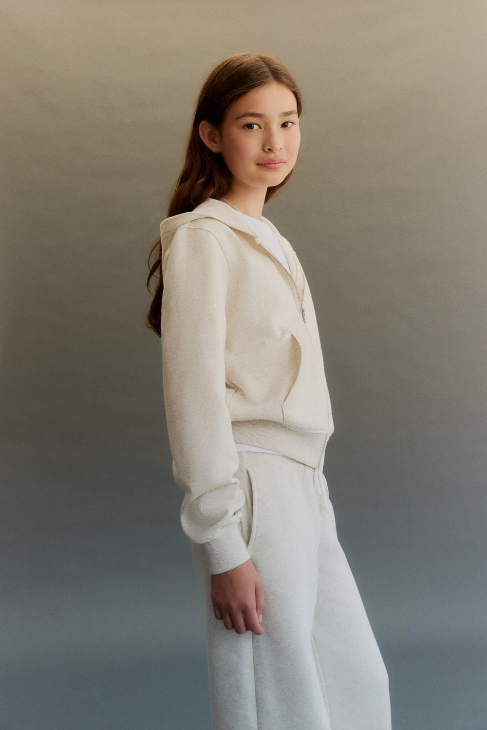 H&M Толстовка с капюшоном и застежкой-молнией, кремовый