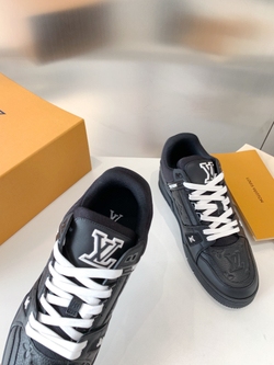 Louis Vuitton Trainer Sneaker