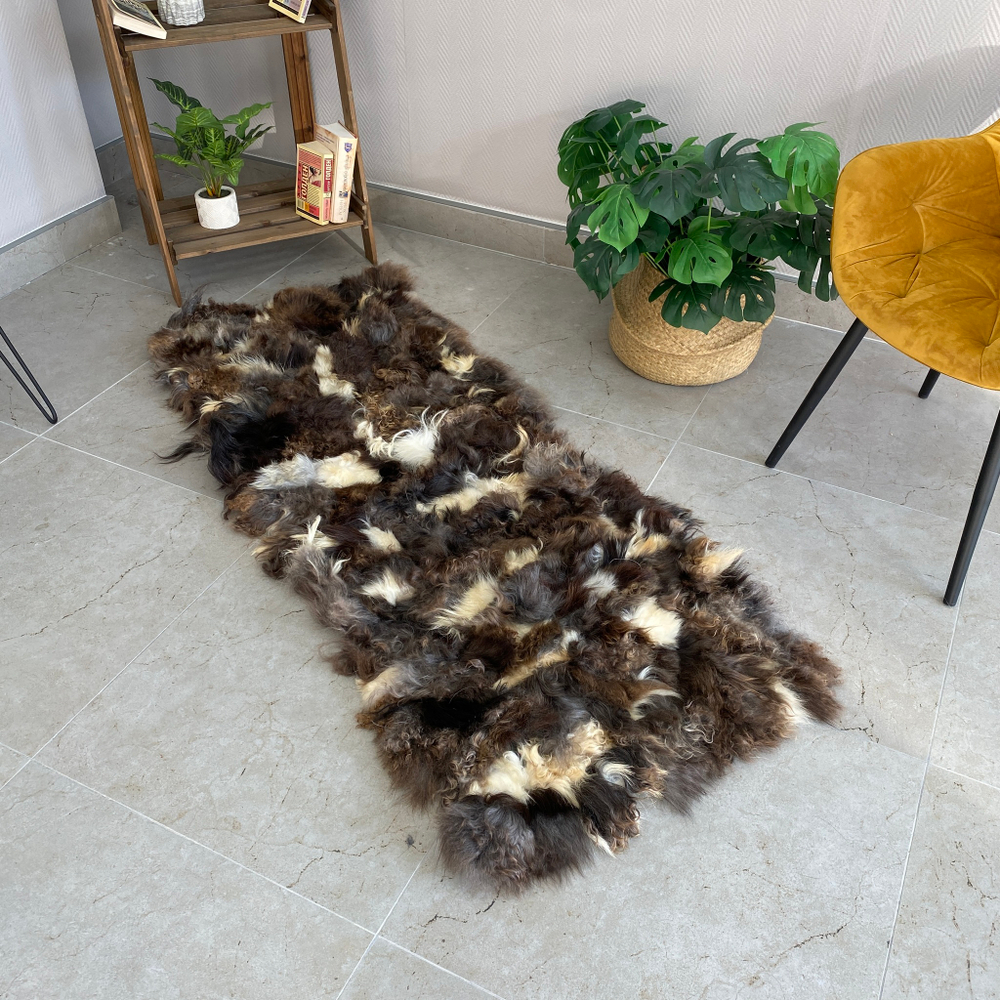 Коврик прикроватный накидка на кресло из кусочков овчины, 160 х 50 см.