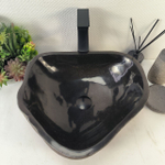 Раковина из речного камня RS-65251 46*42*15 0856