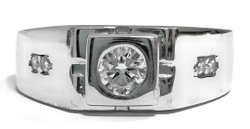 Ювелирное мужское кольцо из серебра  с фианитами,размер 20