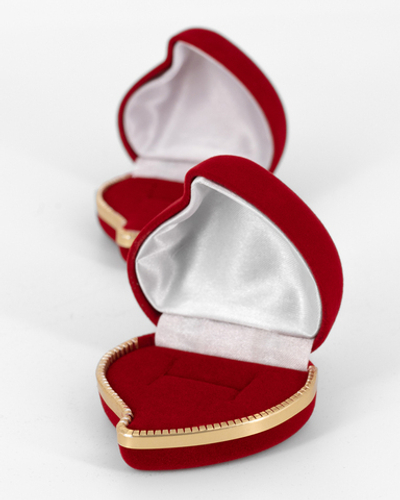 Футляр с золотистым кантом, сердечко с цветком, серия "Романтика"