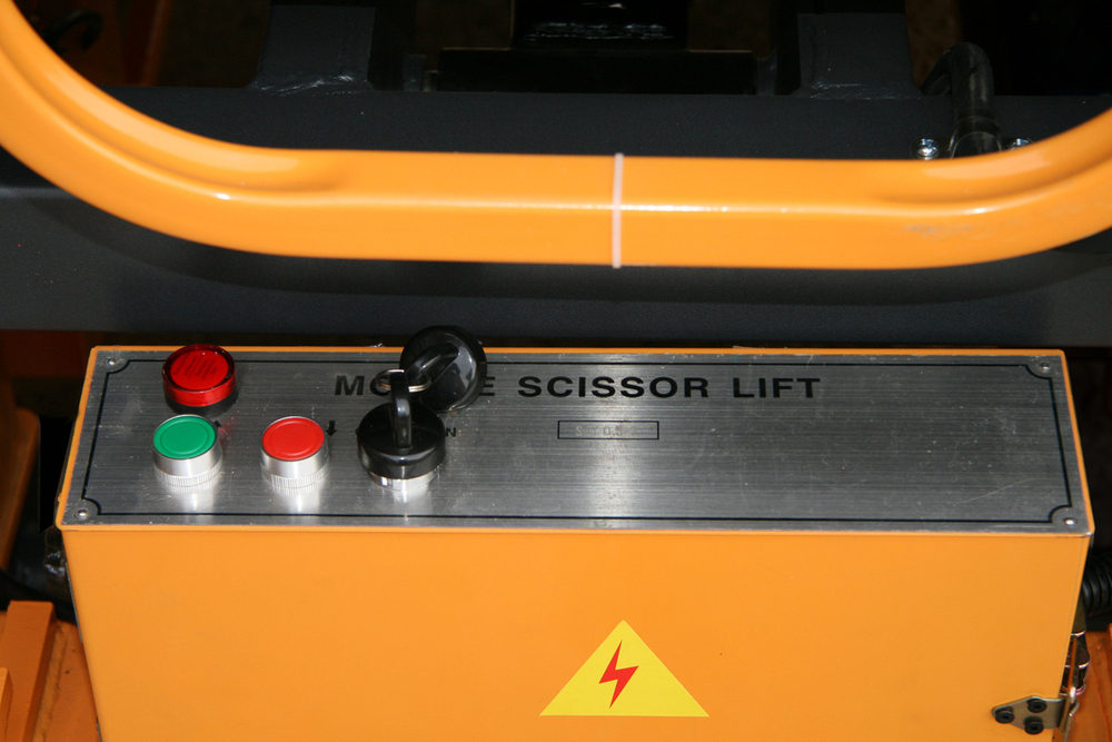 Подъемник ножничный несамоходный SJY-0.3-13 (AC 300 кг; 13 м) SMARTLIFT (SMART)