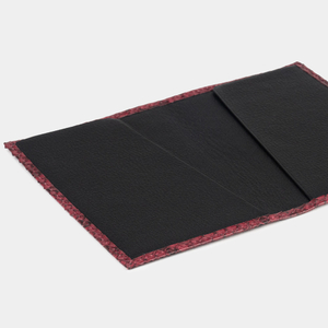 Кожаная обложка для паспорта, питон малинового цвета