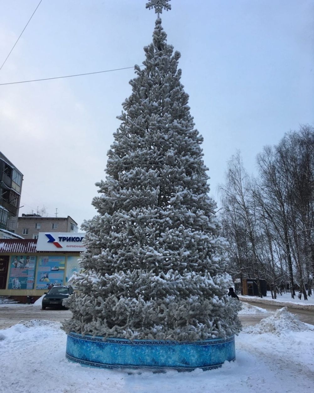 Уличная елка каркасная "Уральская изумрудная" (пвх бело-зелёная) 14 м