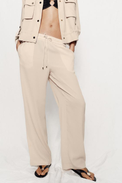 ZARA БРЮКИ ИЗ СТРУЯЩЕЙСЯ ТКАНИ С ЭЛАСТИЧНЫМ ПОЯСОМ, БЕЖЕВЫЙ