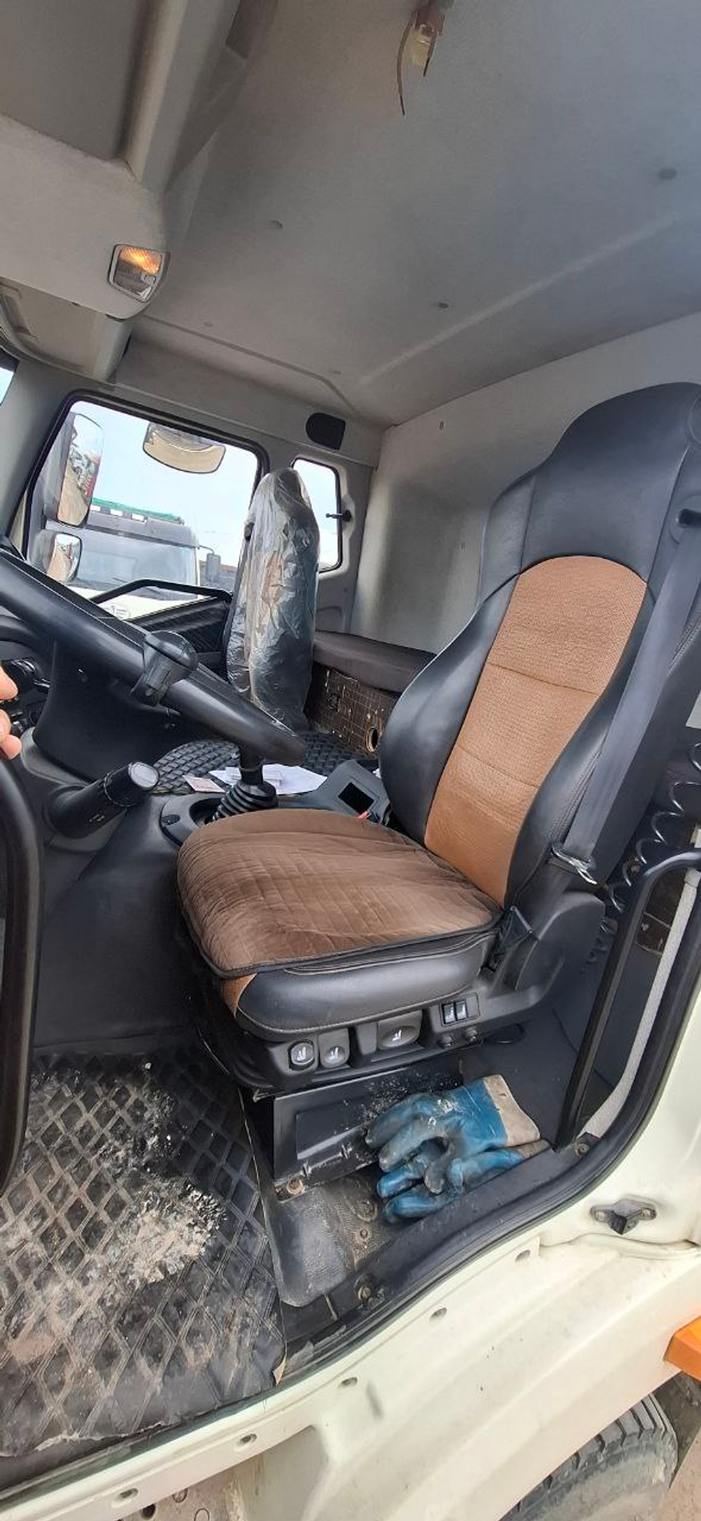 TIGARBO 6936* на шасси FAW CA 3310 8x4 Автобетоносмеситель 69367S (Дизельный, 11,1 л, 390 л.с., МТ)