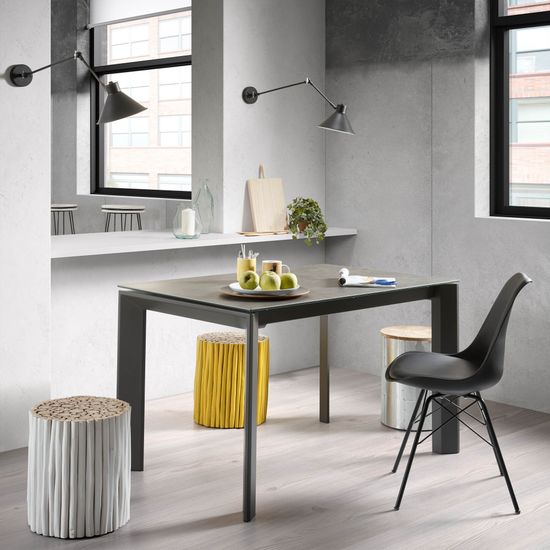 Стул Lars черный с металлическими ножками La Forma Испания 