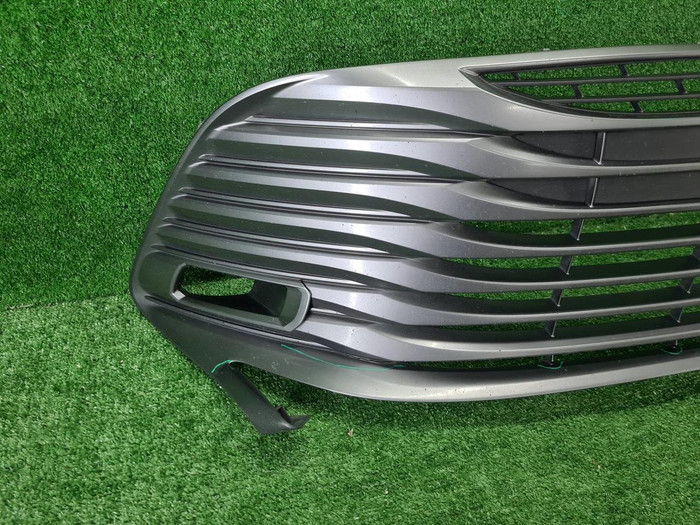 Решетка переднего бампера Toyota Camry xv70 17-21