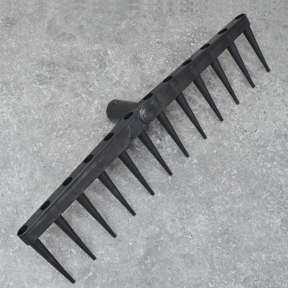 Грабли сенные 12-ти зубые пластмассовые черные