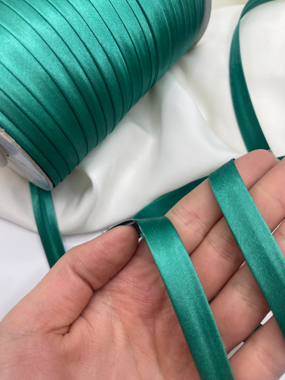 Косая бейка "Gamma" GK-12P 11 - 12 мм №140 изумруд