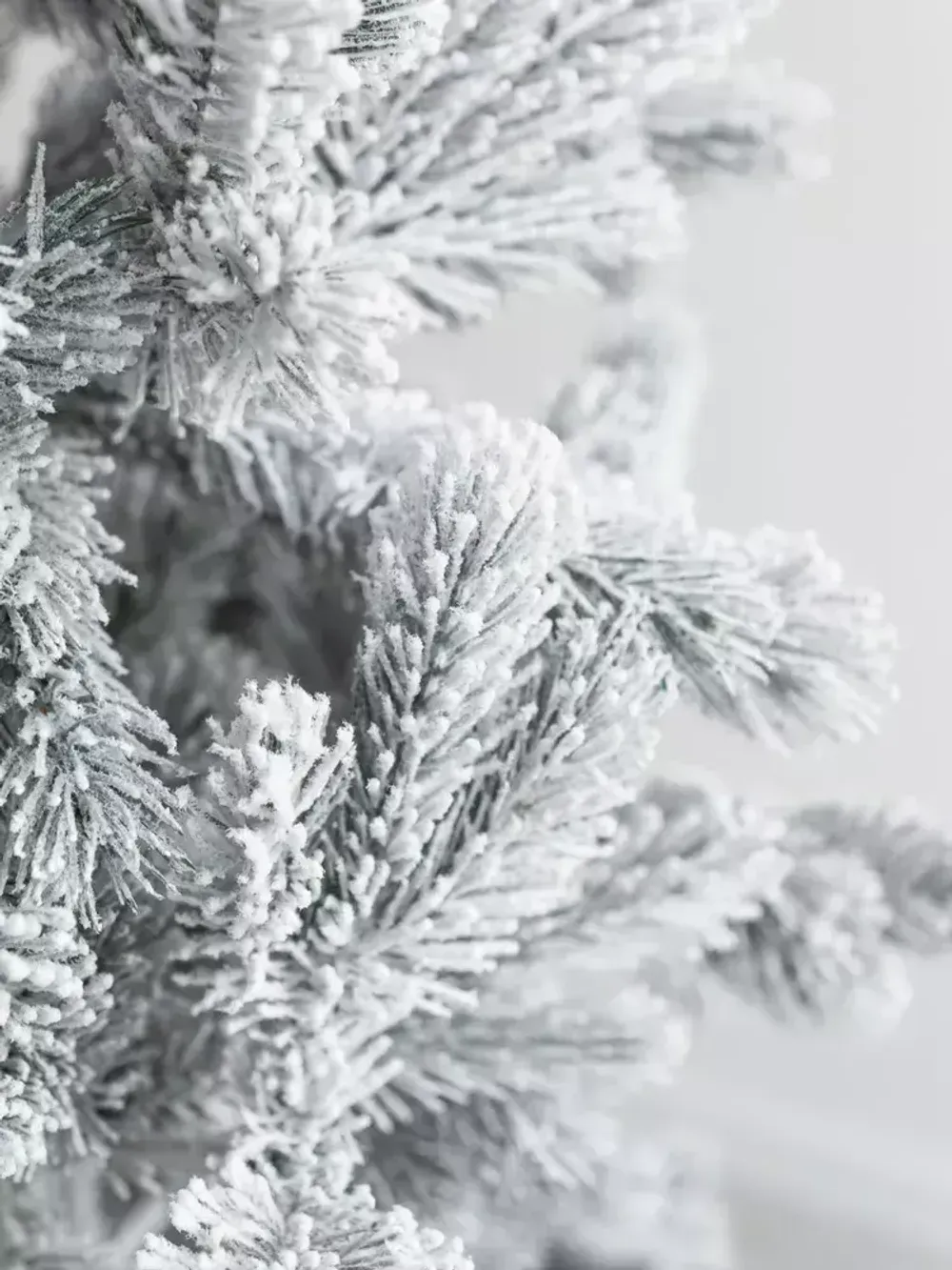 Заснеженная елка «Аляска» GT (Литая хвоя) 150 см / 1,5 м