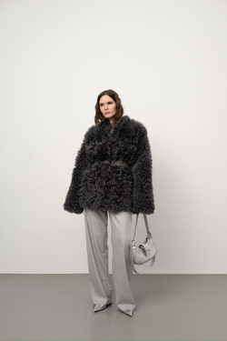 Серая шуба с воротником