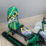 Снегокат "Snowpatrol" граффити на зеленом (зеленый каркас) (СНД2/SP3)