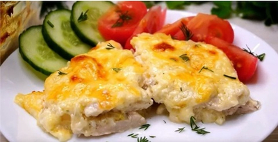 Минтай запеченный с картофелем и грибами 300гр