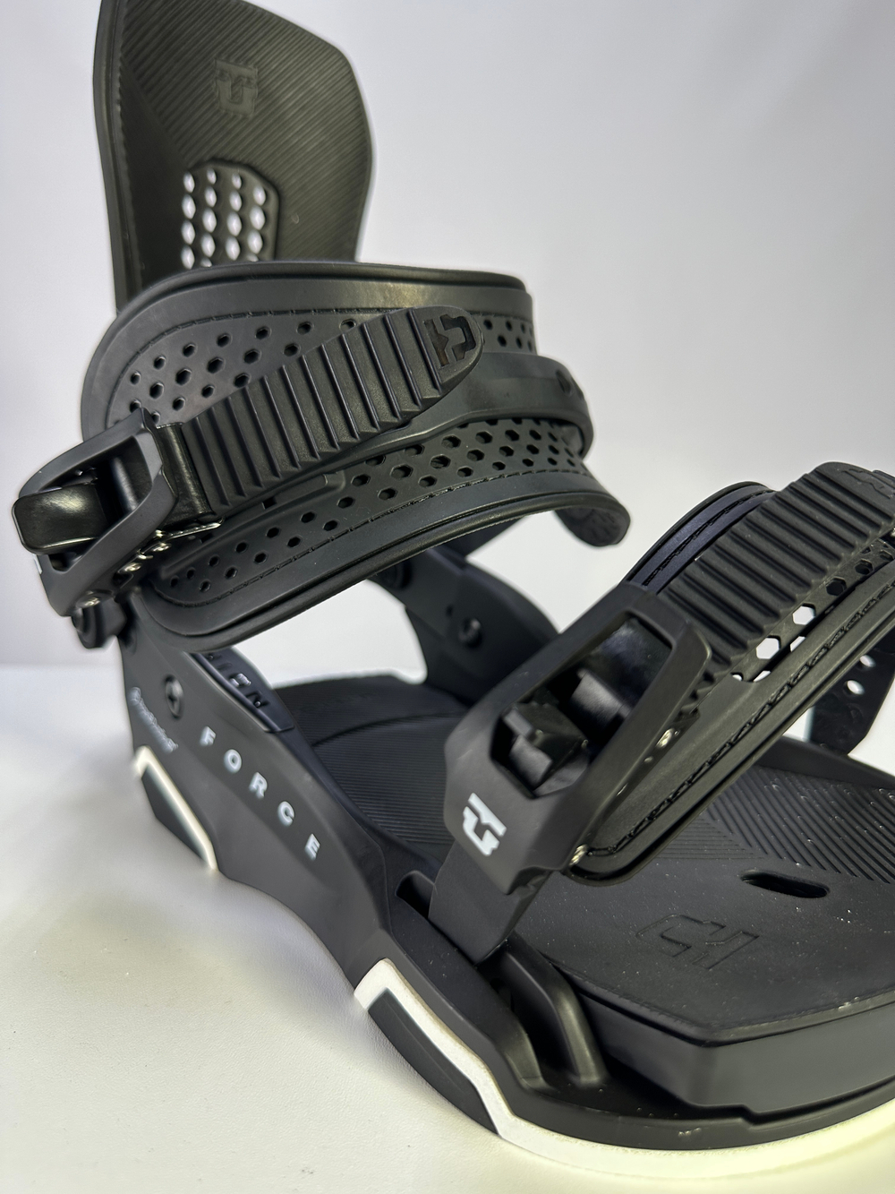 UNION крепления для сноуборда FORCE BLACK