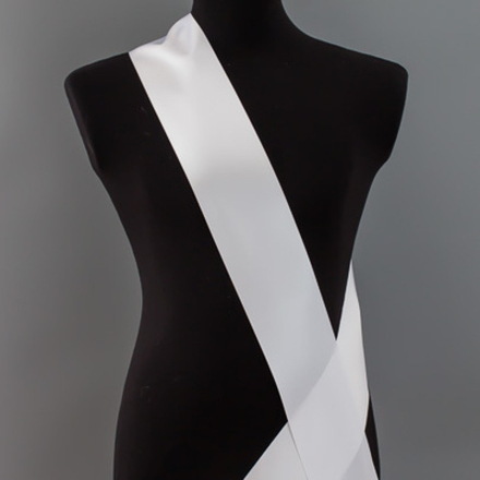 Лента наградная ДЕТСКАЯ С НАНЕСЕНИЕМ. Цвет ленты БЕЛЫЙ. Крепление булавка.