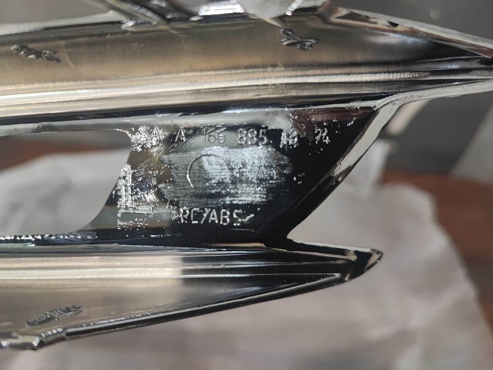 Накладка переднего бампера ML (W166) 11-15 Новая Оригинал 18MH09322