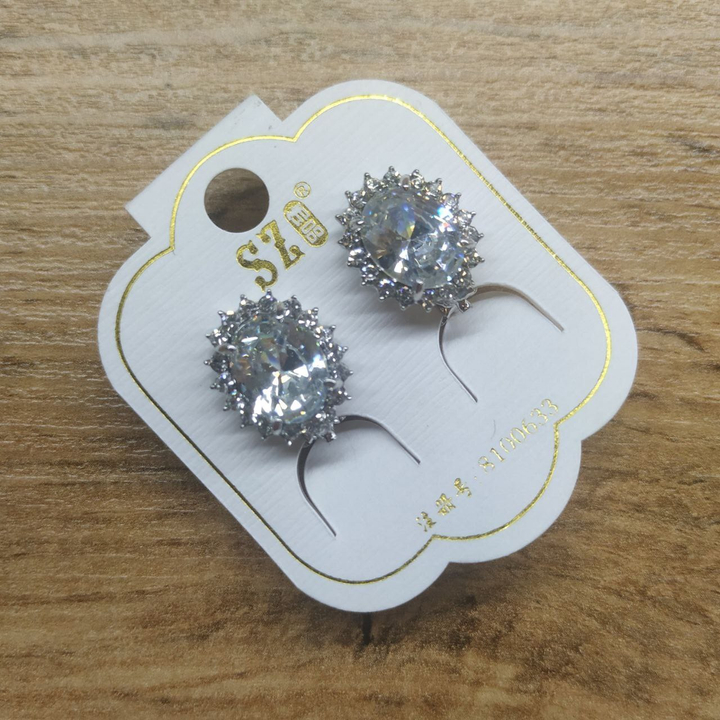 Клипсы Cubic Zirconia со стразами форма овал малый цвет прозрачный металл серебристый