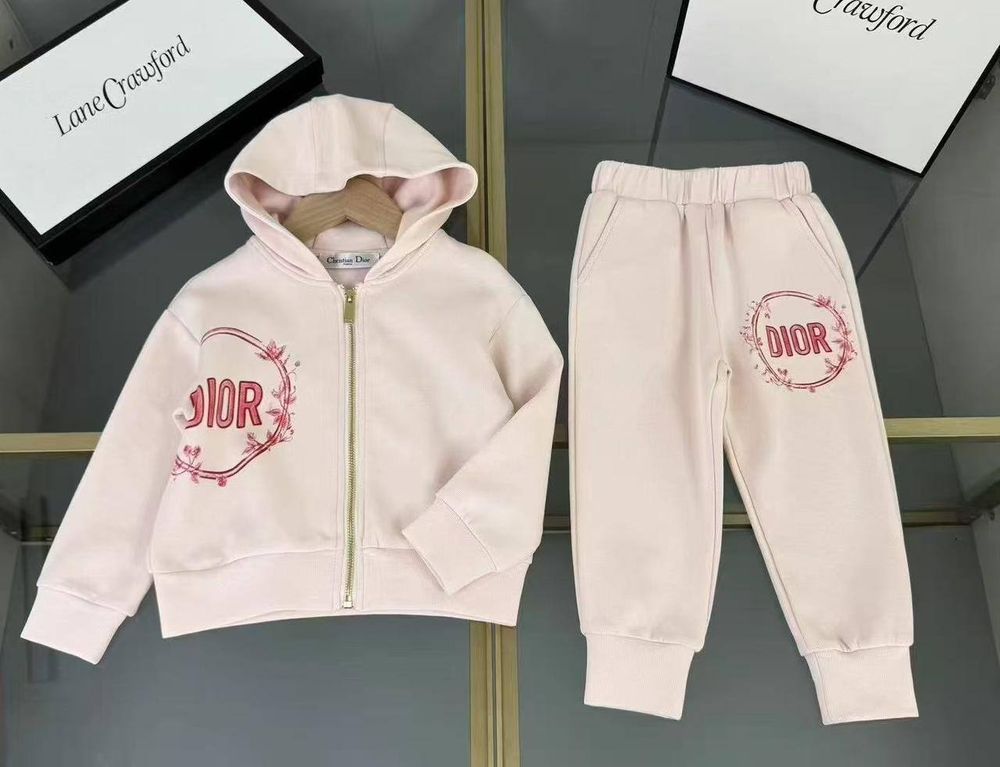 Костюм Dior