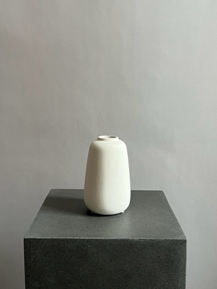 Ваза керамическая, цвет белый, 9,5*9,5*15,5 см