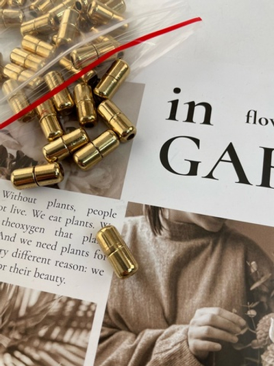 ЗОЛОТО - Металлические ФИКСАТОРЫ для шнурков (1253 Евгения)