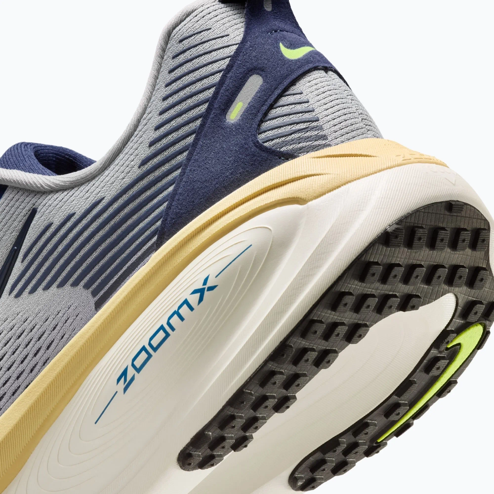 Кроссовки для бега Nike Vomero 18 wolf grey/pewter/sail/midnight navy