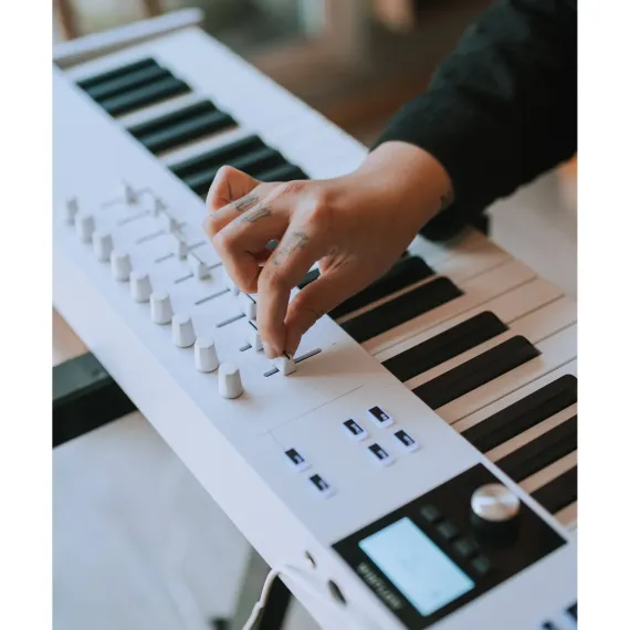 Arturia KeyLab Essential 88 mk3 White