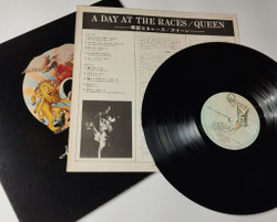 Винтажная виниловая пластинка LP Queen A Day At The Races (Japan 1976) (No Obi) Somebody To Love