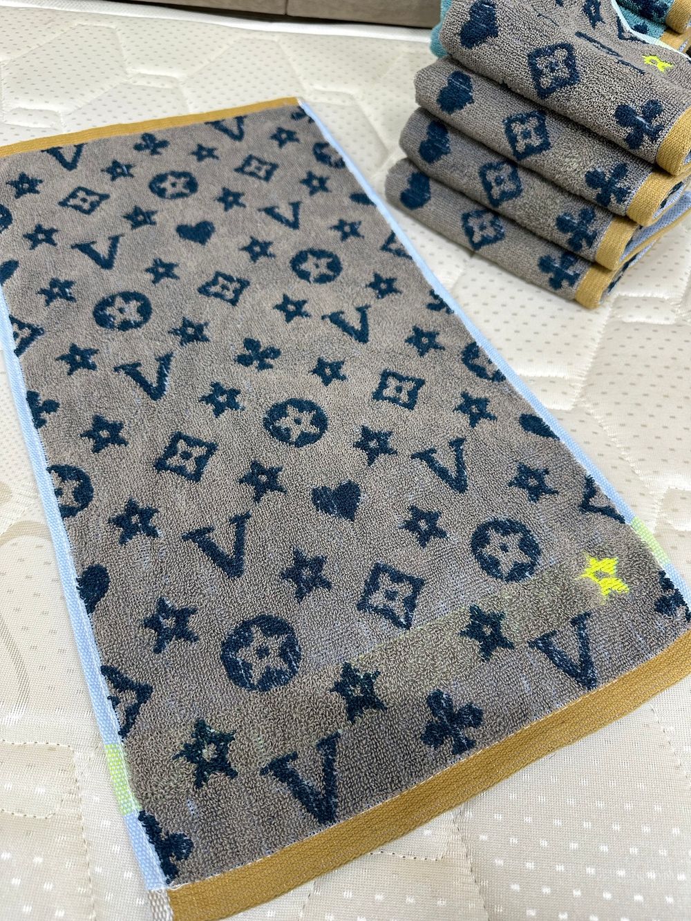 Пол Кит Кух ЛЬЮУЙ ВЬЮТОН