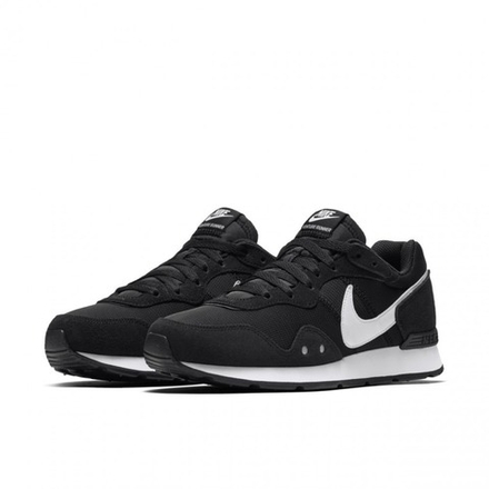 NIKE / Кроссовки