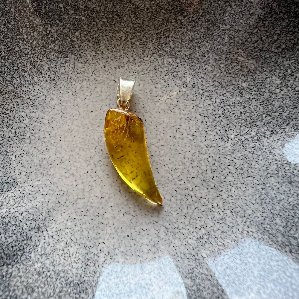 Подвеска. Янтарь