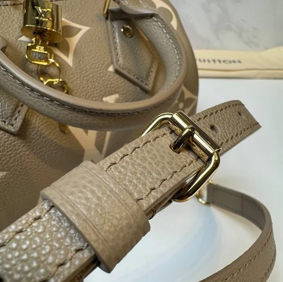 Сумка Louis Vuitton Speedy с плечевым ремнем серый/кремовый