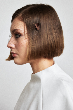 Вуаль коричневого цвета с цветами