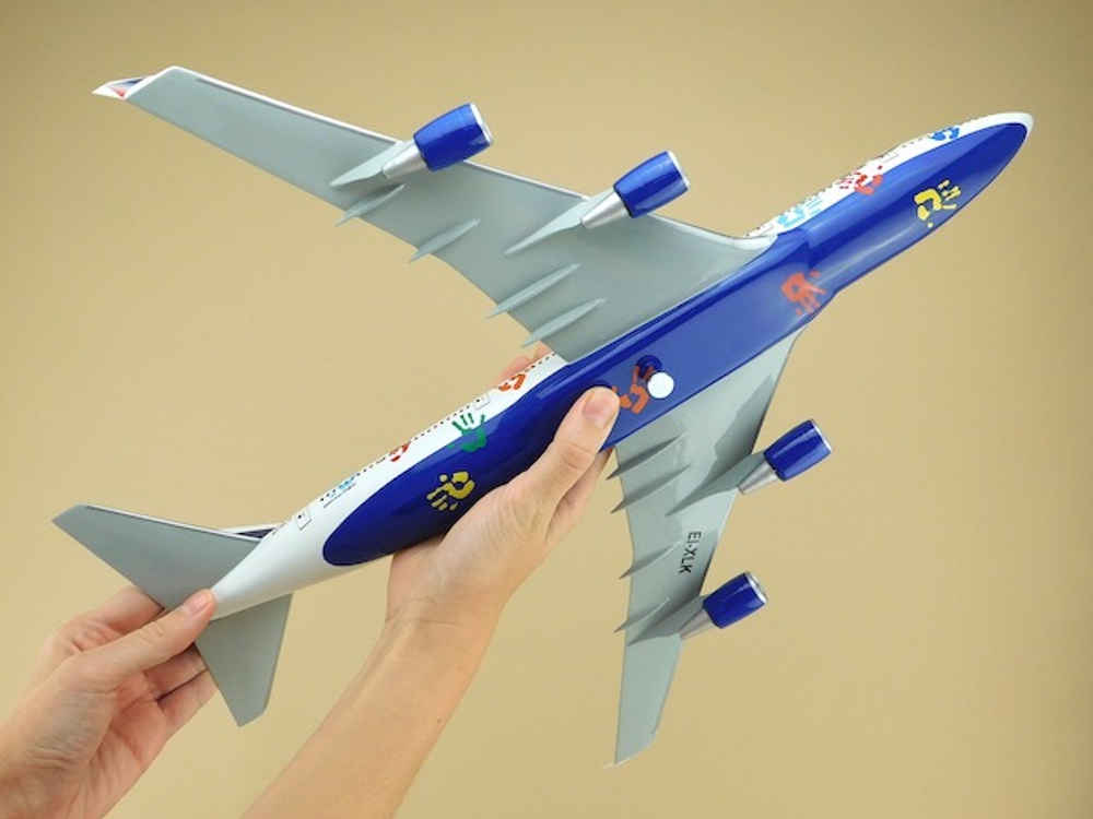 Модель самолета Boeing 747-400 (М1:144, Transaero с ладошками)