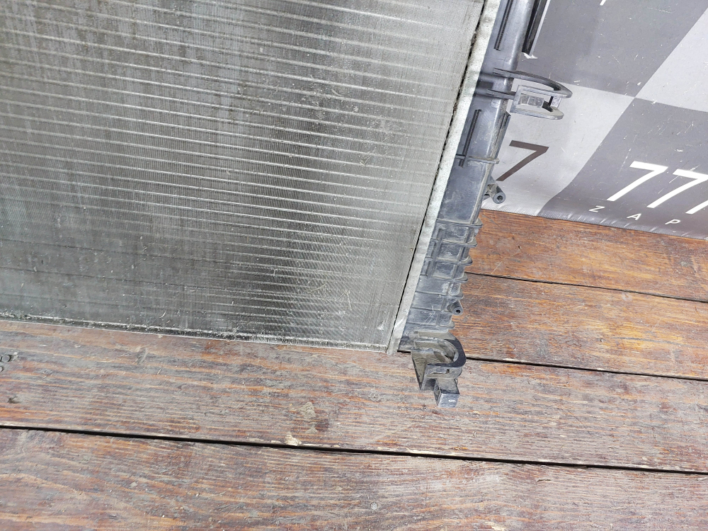 Радиатор двигателя Renault Logan 2 Б/У Оригинал 214105731R