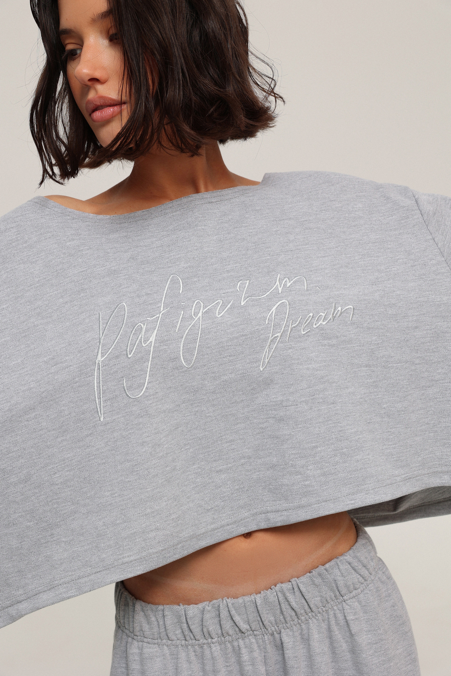 Лонгслив из пике укороченный