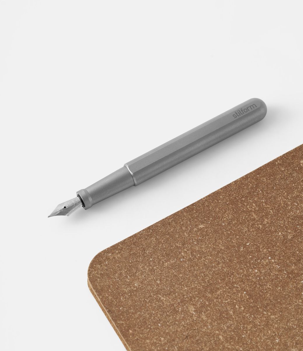 Stilform Ink Titanium — перьевая ручка из титана