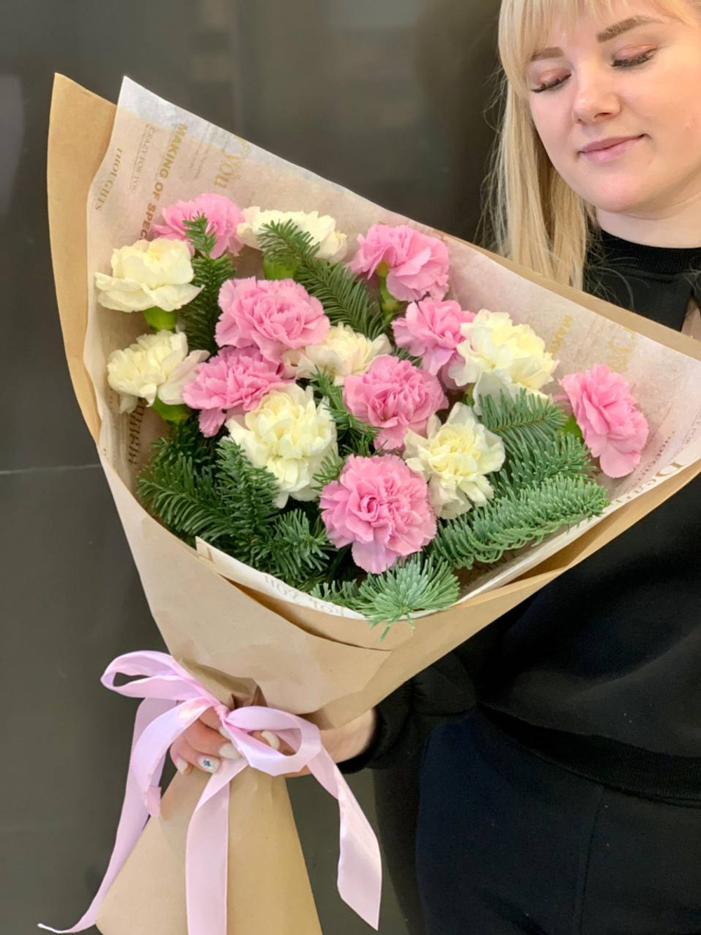 Букет цветов Диантусы с нобилисом