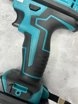 Аккумуляторная ударная дрель-шуруповёрт Makita щёточная DHP483SYT, 2 АКБ в кейсе, 48V 5Ач c набором сверл и бит в кейсе