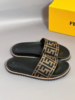 Шлепанцы Fendi