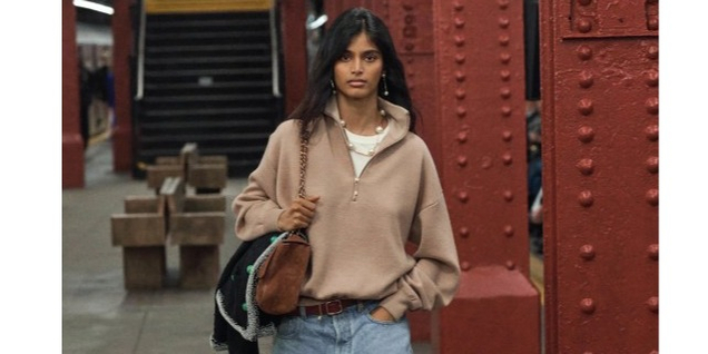 Как в метро: прошел показ "демократичной моды" от Chanel в нью-йоркском метро