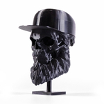 Бородатый череп в кепке, фигурка для декора интерьера, арт-объект, коллекционный предмет, 3D печать, черный 12 см.