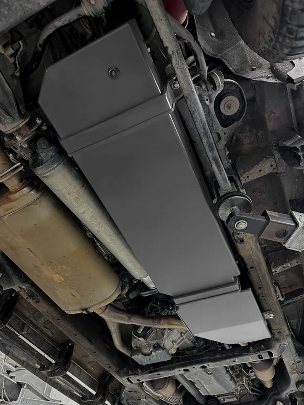 Замена основного бака на 132 литра для Toyota Sequoia 3.5TT 2023-2026+ Тойота Секвойя бензобак