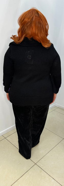 Черный короткий жакет-кофта с фиолетовым принтом